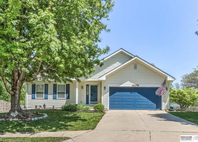 Property at 16214 Erskine Cir, Omaha, NE 68116, 3 beds, 3 baths