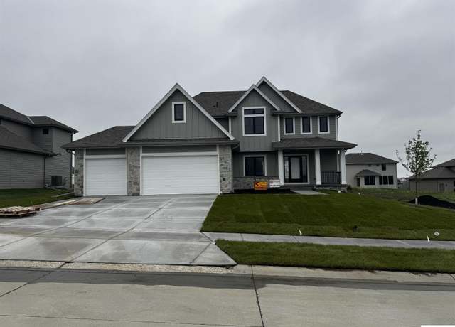 Property at 12616 S 78th Ave, Papillion, NE 68046, 5 beds, 3.5 baths
