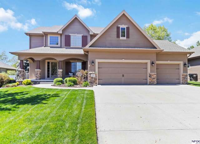 Property at 2106 S 193 St, Omaha, NE 68130, 4 beds, 2.5 baths