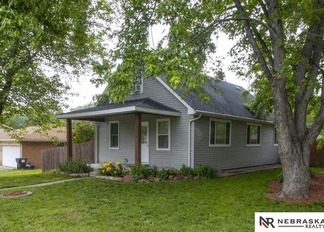 Property at 6288 Holdrege St, Lincoln, NE 68505, 4 beds, 2 baths