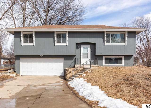 Property at 13012 Fowler Cir, Omaha, NE 68164, 3 beds, 2 baths