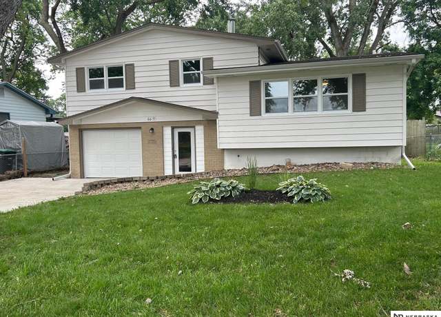 Property at 6619 Parkview Ln, Omaha, NE 68104, 4 beds, 2 baths