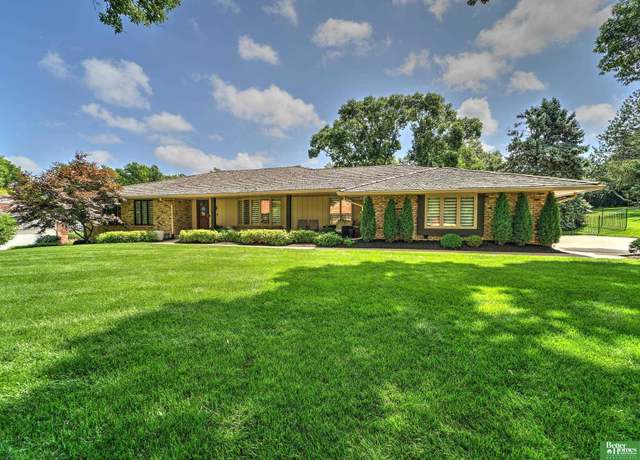 Property at 1215 N 101st Cir, Omaha, NE 68114, 3 beds, 2.5 baths