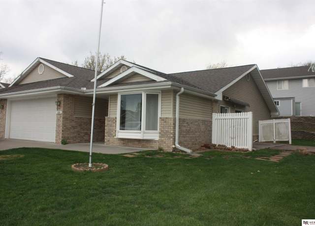 Property at 108 E Deer Ln, Plattsmouth, NE 68048, 3 beds, 2 baths