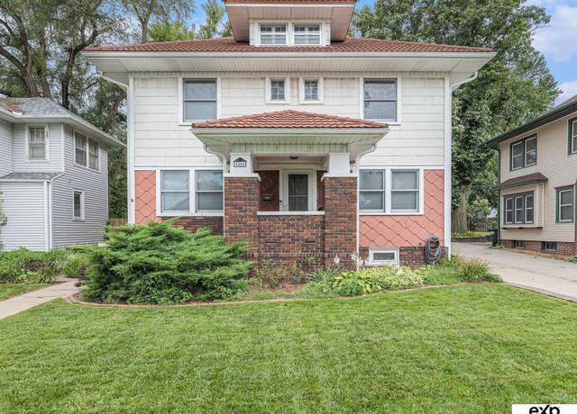 Property at 2460 N 45 Ave, Omaha, NE 68104-0000, 5 beds, 2 baths