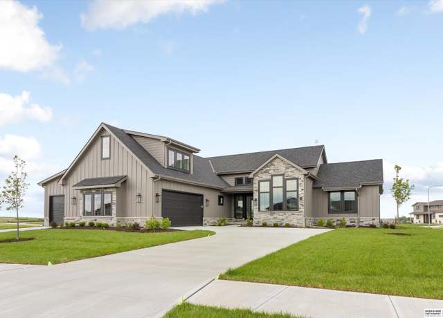 Property at 11550 S 123rd Ter, Papillion, NE 68046, 6 beds, 5.5 baths