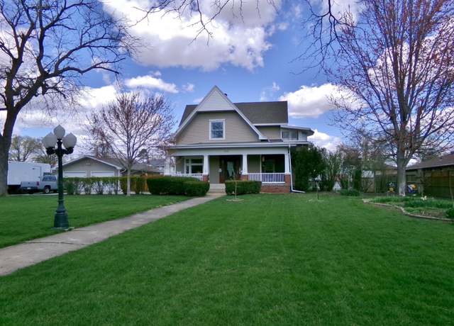 Property at 1520 Grant St, Beatrice, NE 68310, 4 beds, 2.5 baths