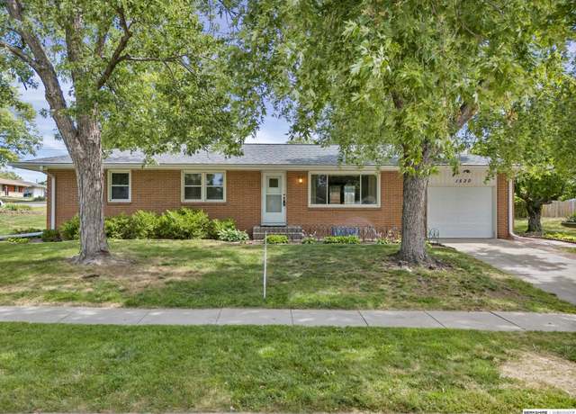 Property at 1530 N 76th St, Lincoln, NE 68505, 3 beds, 1.5 baths