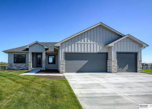 Property at 21014 Atwood Ave, Elkhorn, NE 68022, 5 beds, 3 baths