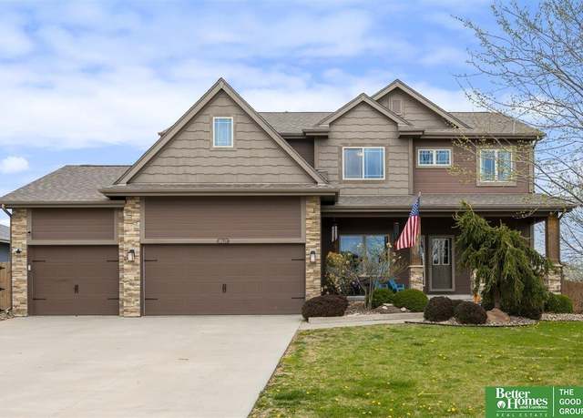 Property at 14611 S 24th St, Bellevue, NE 68123, 4 beds, 3.5 baths