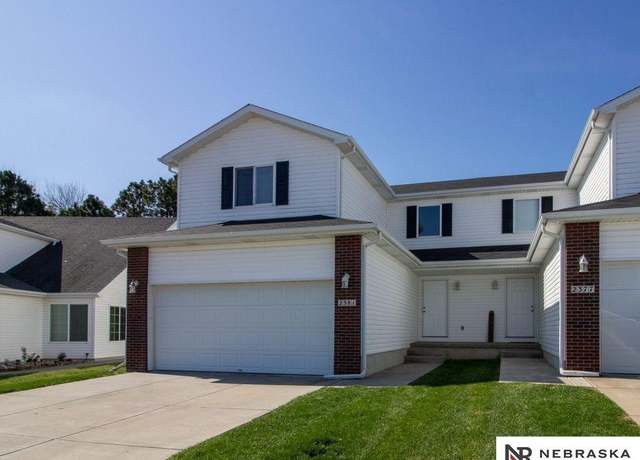Property at 2381 Telluride Cir, Lincoln, NE 68521, 3 beds, 2.5 baths