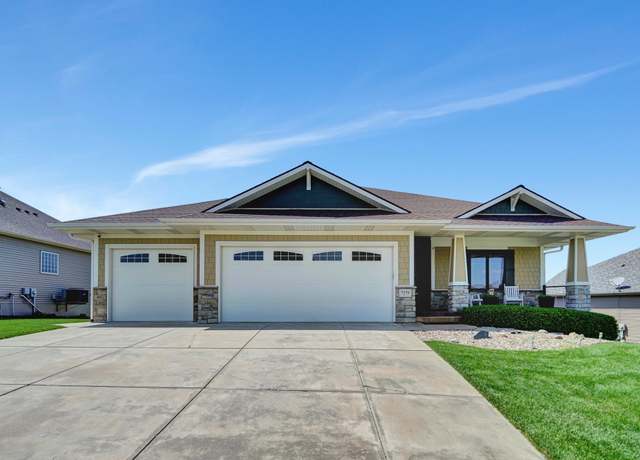 Property at 7279 Hidden Valley Dr, Lincoln, NE 68526, 4 beds, 3 baths