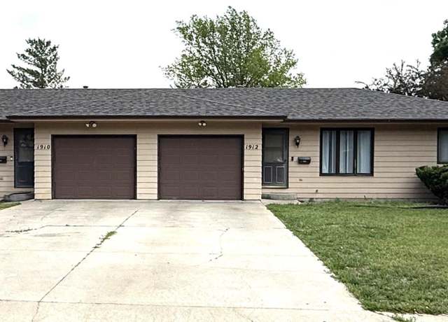 Property at 1910 - 1912 S 5th Ave, Beatrice, NE 68310, 6 beds, 4 baths