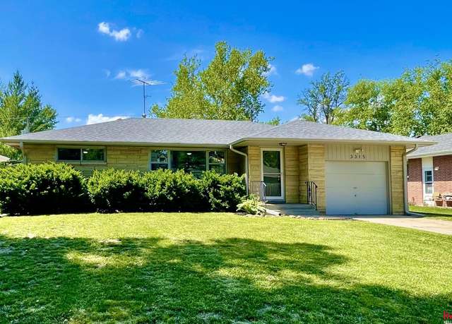 Property at 3315 Hillside St, Lincoln, NE 68506, 4 beds, 3.5 baths