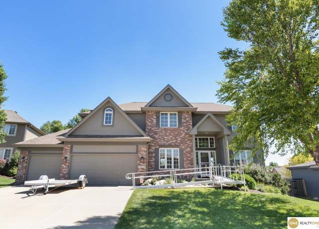 Property at 19710 O Cir, Omaha, NE 68135, 5 beds, 4.5 baths