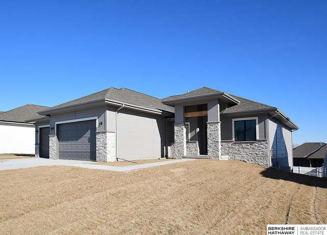 Property at 4421 S 219th St, Elkhorn, NE 68022, 5 beds, 3.5 baths