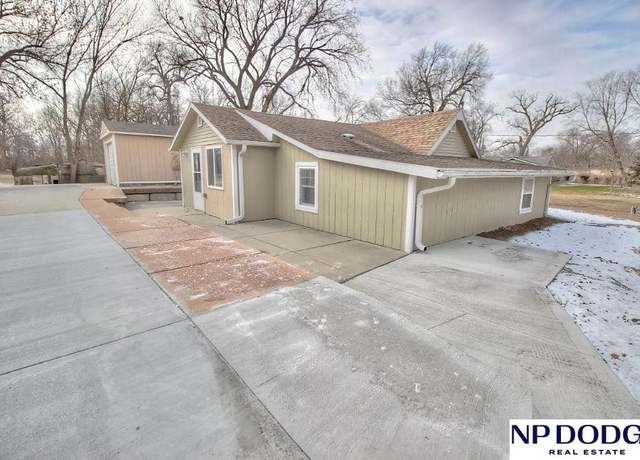 Property at 24133 Crown Point Ave, Valley, NE 68064, 3 beds, 1 bath