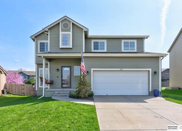 Property at 4729 N 163rd St, Omaha, NE 68116, 4 beds, 2.5 baths