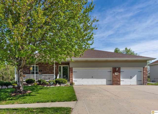 Property at 15842 Timberlane Dr, Omaha, NE 68136, 4 beds, 3 baths