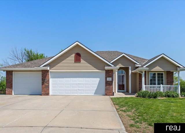Property at 1301 Afton Cir, Council Bluffs, IA 51503, 3 beds, 2 baths
