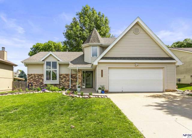 Property at 15278 California St, Omaha, NE 68154, 3 beds, 2.5 baths