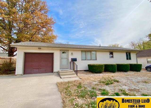 Property at 1520 C St, Fairbury, NE 68352, 3 beds, 2 baths