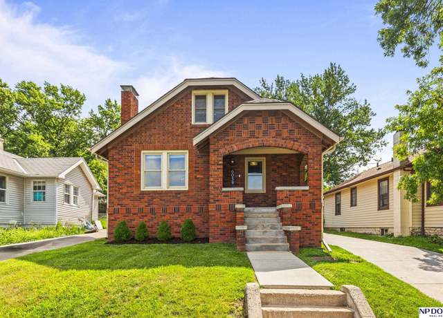 Property at 6039 S 39 St, Omaha, NE 68107, 3 beds, 2 baths
