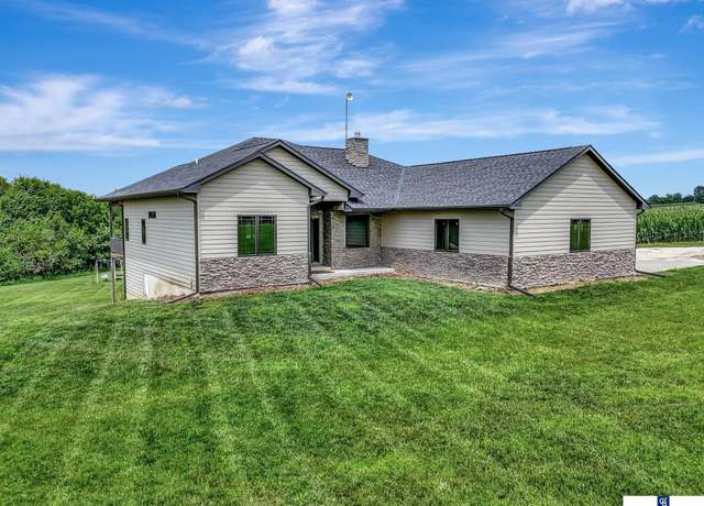 Property at 1711 140th Rd, Garland, NE 68360-9322, 4 beds, 3 baths