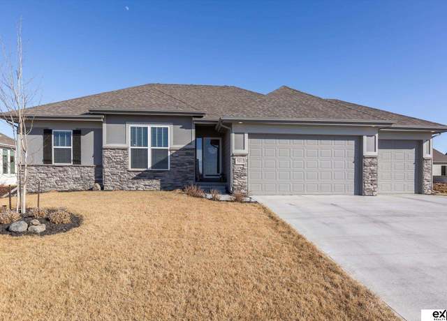 Property at 6217 S 200th Ave, Omaha, NE 68135, 4 beds, 2 baths
