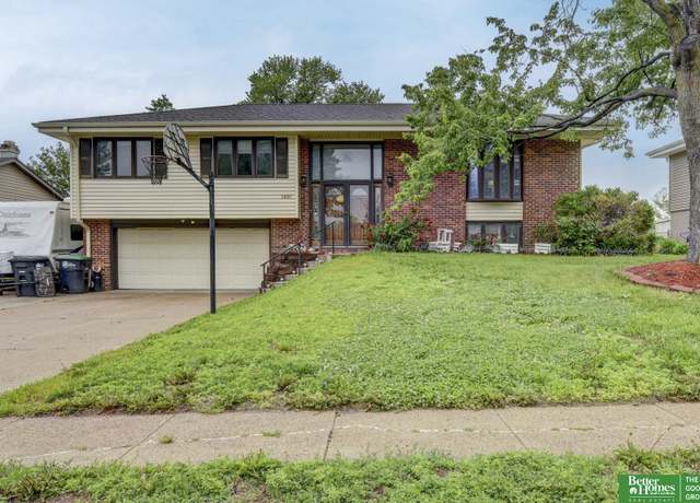 Property at 3926 N 94th St, Omaha, NE 68134, 4 beds, 4 baths