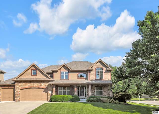 Property at 10149 Edward St, La Vista, NE 68128, 5 beds, 4 baths