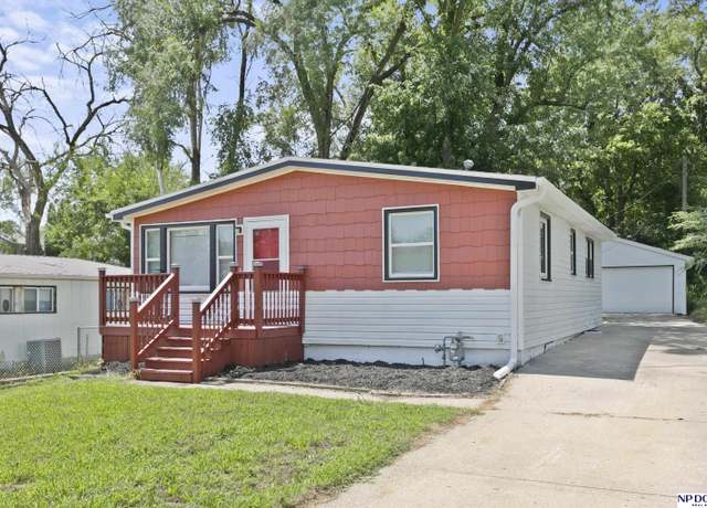 Property at 6308 N 46 Ave, Omaha, NE 68104, 4 beds, 1 bath