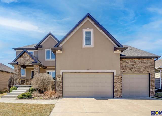 Property at 9327 S 31st St, Lincoln, NE 68516, 5 beds, 4.5 baths