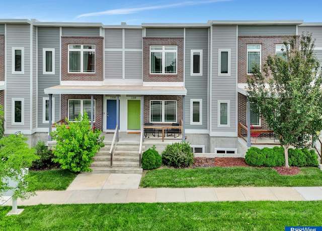 Property at 2314 Q St, Lincoln, NE 68503, 3 beds, 2.5 baths