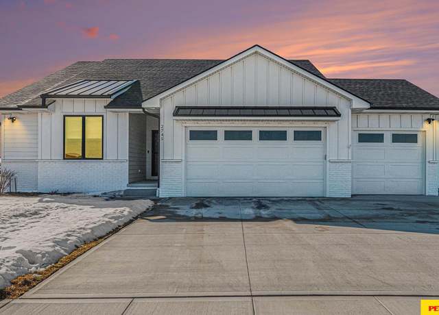 Property at 2745 Samuel Dr, Fremont, NE 68025, 4 beds, 3 baths