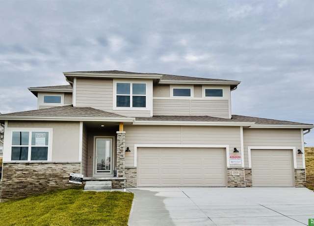 Property at 17459 Samuel St, Bennington, NE 68007, 3 beds, 2.5 baths