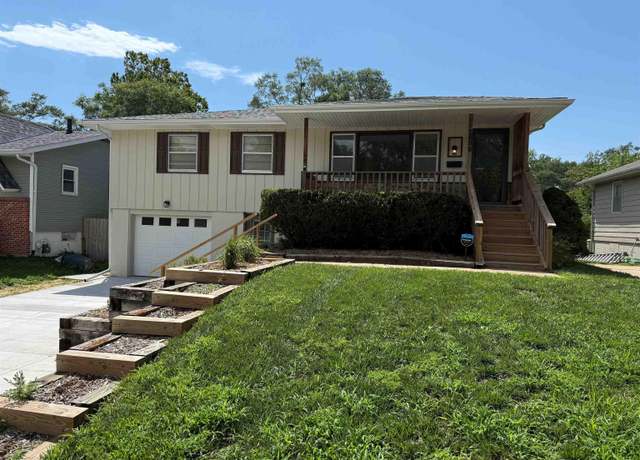 Property at 2808 Jackson St, Bellevue, NE 68005, 3 beds, 3 baths