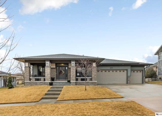 Property at 6919 Wildrye Rd, Lincoln, NE 68521, 4 beds, 3 baths