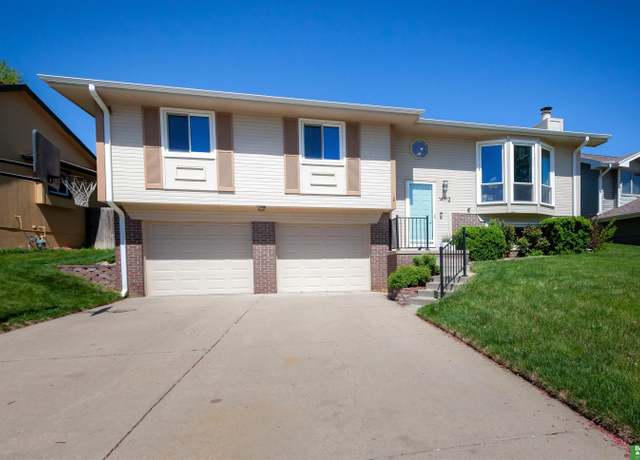 Property at 14712 Hascall St, Omaha, NE 68144, 3 beds, 4 baths