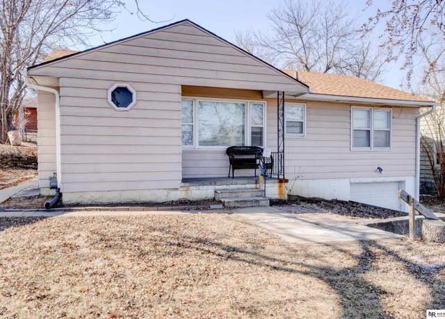 Property at 5348 N 44th Ave, Omaha, NE 68111, 3 beds, 1 bath