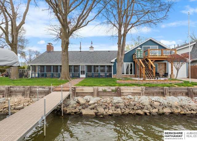 Property at 4614 N Shore Dr, Council Bluffs, IA 51501, 5 beds, 3 baths