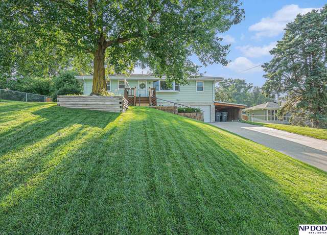 Property at 3722 N 75 St, Omaha, NE 68134, 3 beds, 2.5 baths