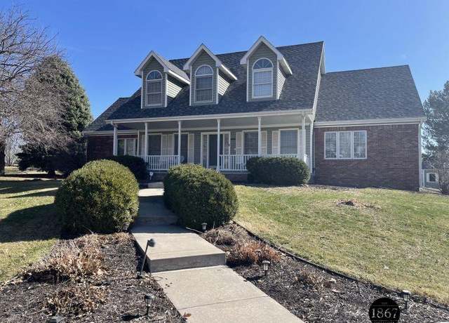 Property at 3830 S 83rd Pl, Lincoln, NE 68506, 3 beds, 2.5 baths