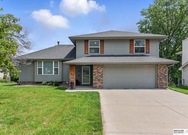 Property at 935 S 150th St, Omaha, NE 68154, 3 beds, 2.5 baths