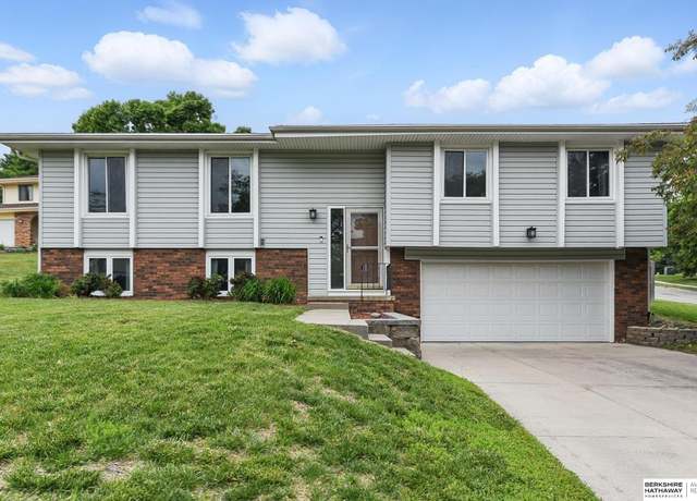 Property at 2908 S 160th Cir, Omaha, NE 68130, 3 beds, 2.5 baths