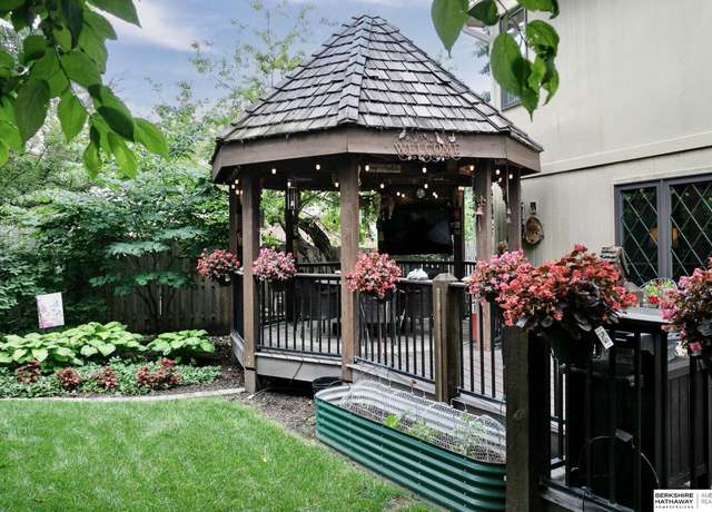 Property at 13619 Parker Cir, Omaha, NE 68154, 4 beds, 2.5 baths