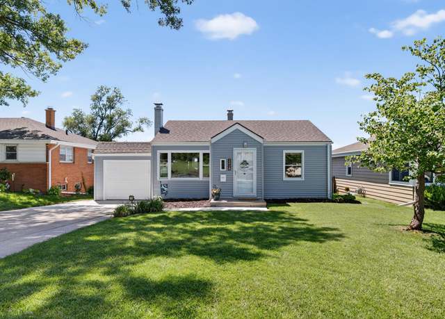 Property at 2438 S 43rd St, Omaha, NE 68105, 2 beds, 1 bath