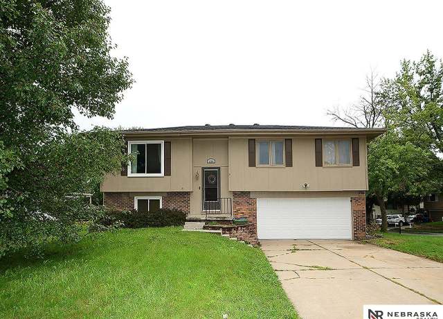 Property at 8304 S 49th Ave, Omaha, NE 68157, 3 beds, 2 baths