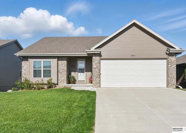 Property at 2614 N 191st Ave, Omaha, NE 68022, 4 beds, 2.5 baths