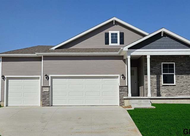 Property at 17650 Portal St, Omaha, NE 68136, 4 beds, 3.5 baths